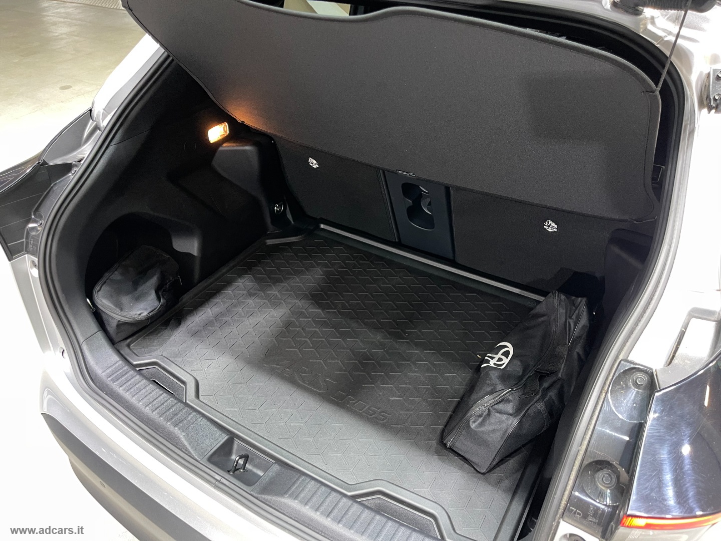 Yaris Cross 1.5 Hyb. 5p. E-CVT AWD Trend *4X4*NEOPATENTATI* - immagine 23