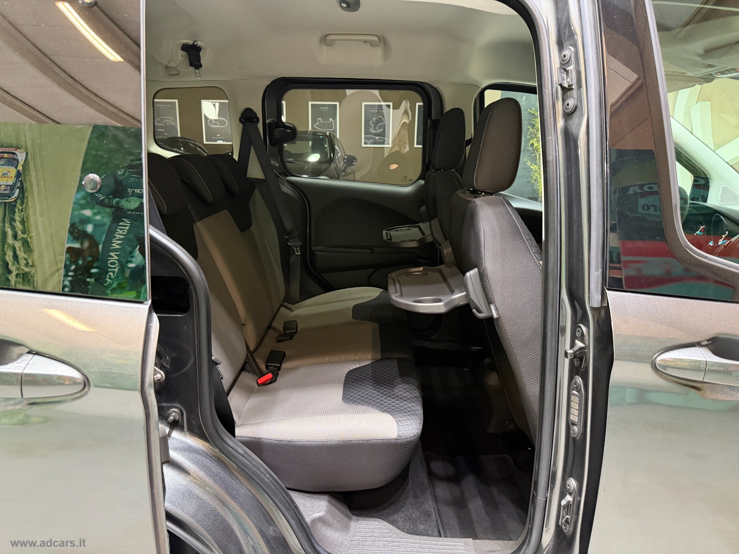 Tourneo Connect 1.0 EcoBoost Plus *5 POSTI*DOPPIA PORTA*VETRI SCURI* - immagine 23
