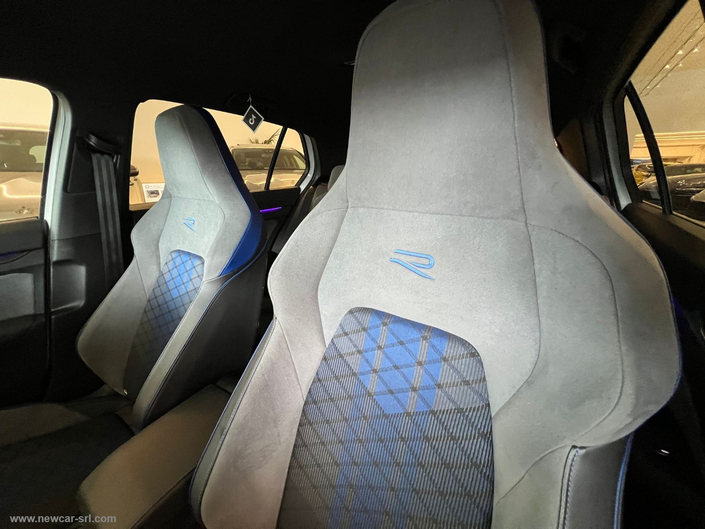 Golf 2.0 TSI R DSG 4Motion - immagine 23