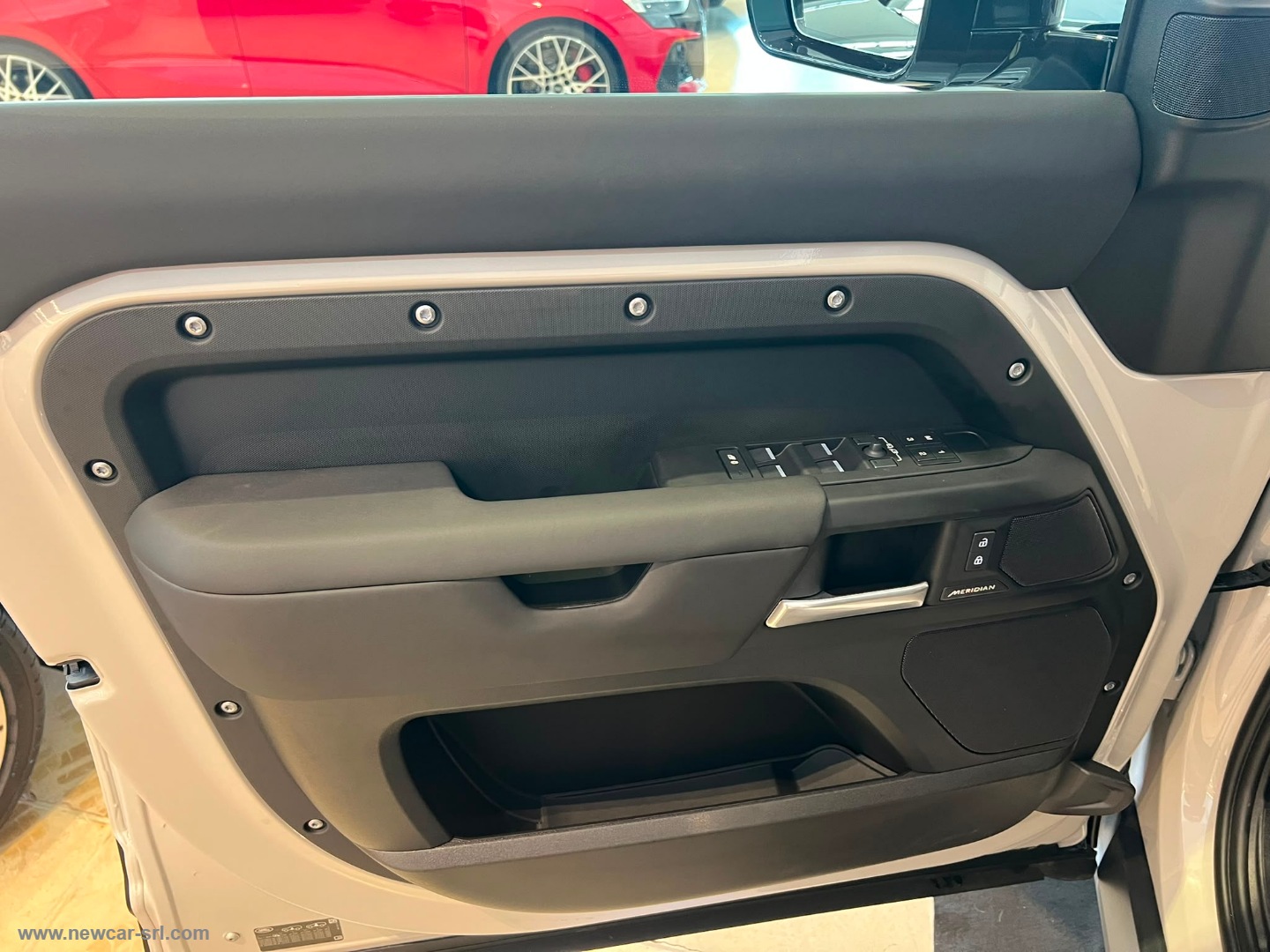 Defender 110 3.0D I6 250 AWD X-Dyn.SE N1 - immagine 23