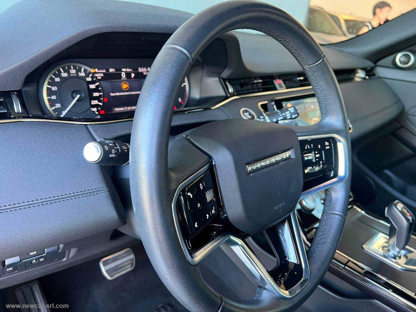 RR Evoque 2.0D I4 163 CV AWD Auto R-D.SE - immagine 23