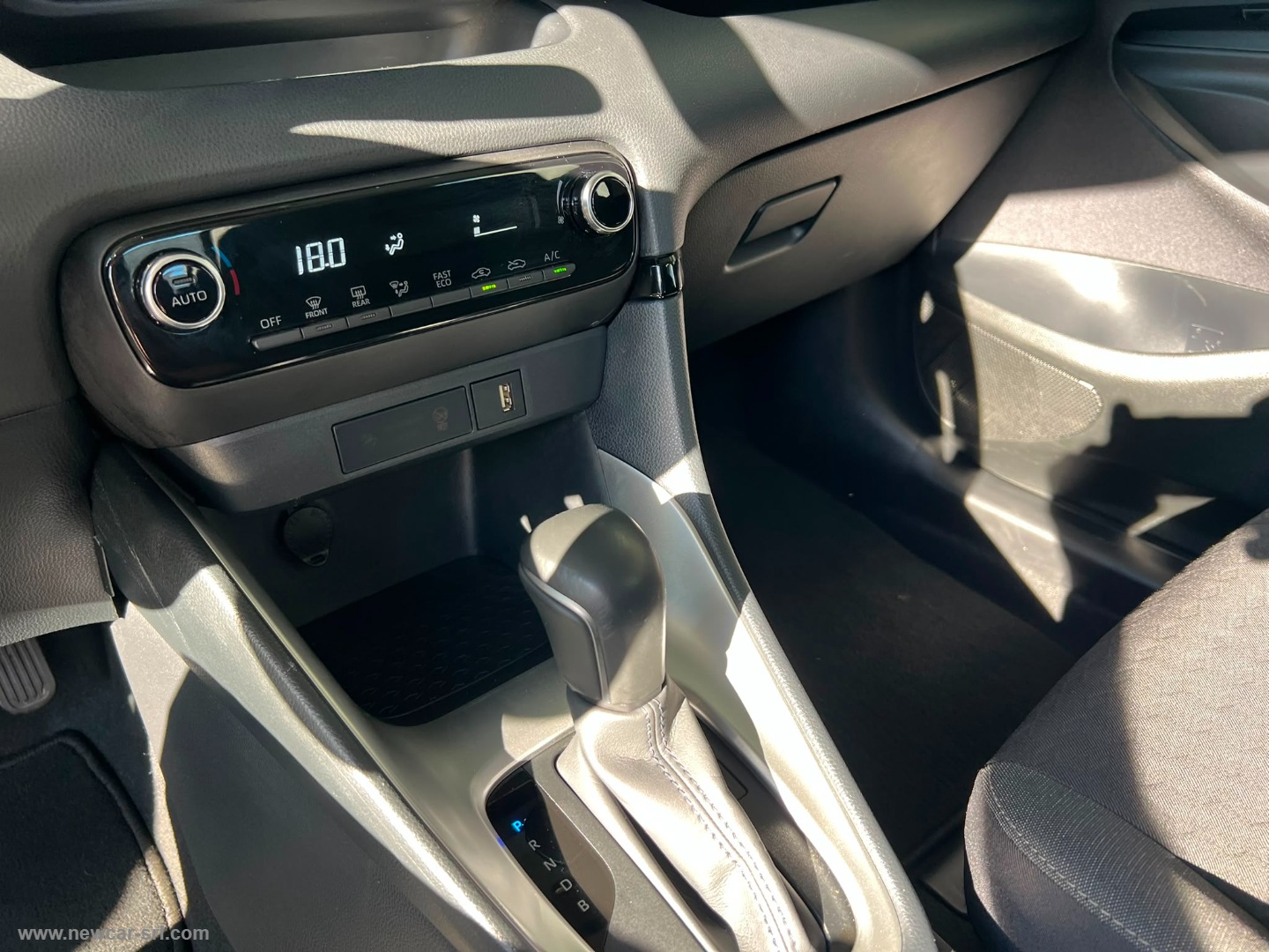 Yaris 1.5 Hybrid 5p. Business - immagine 23