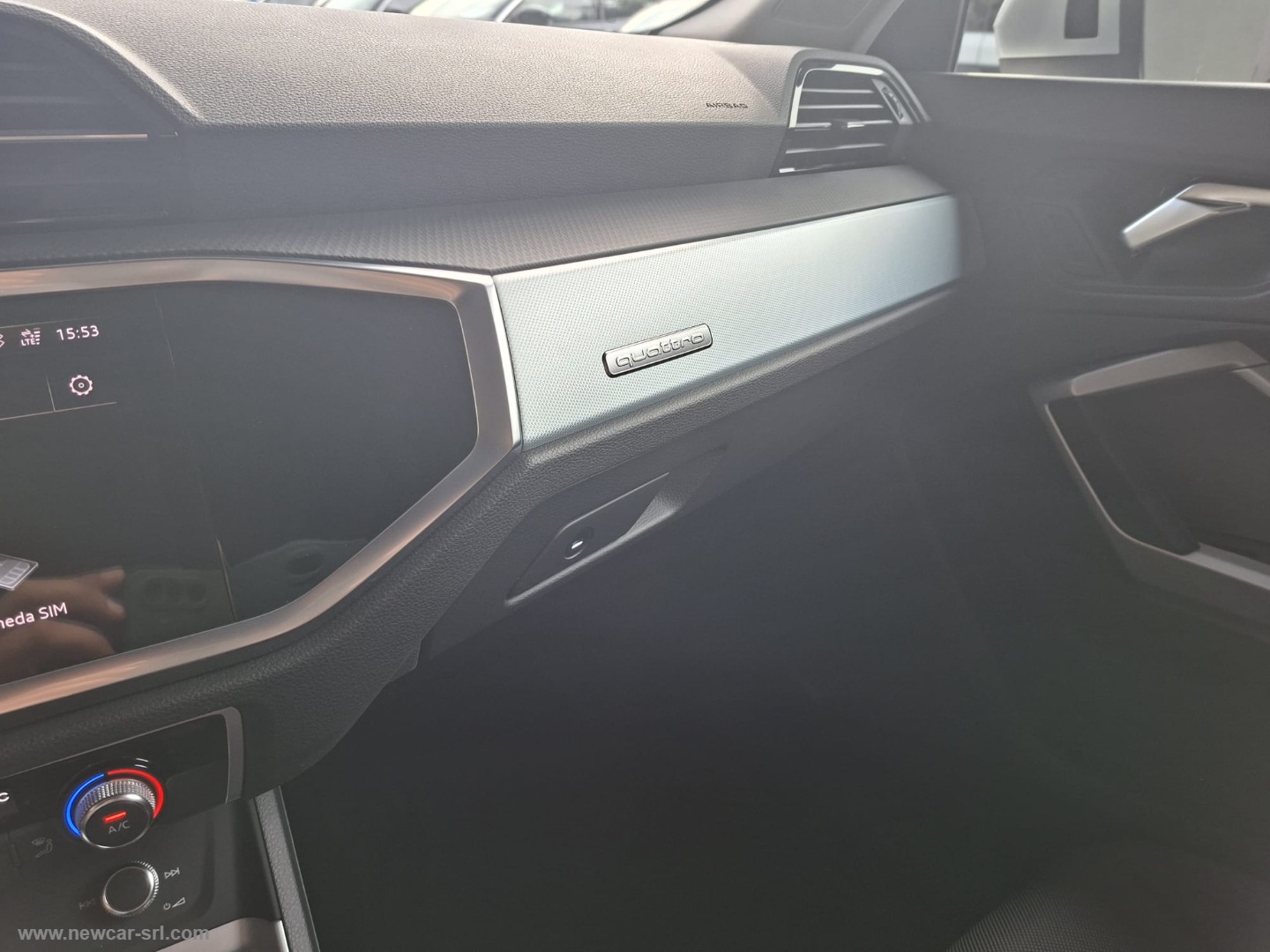 Q3 2.0 TDI 150CV quattro Business - immagine 23