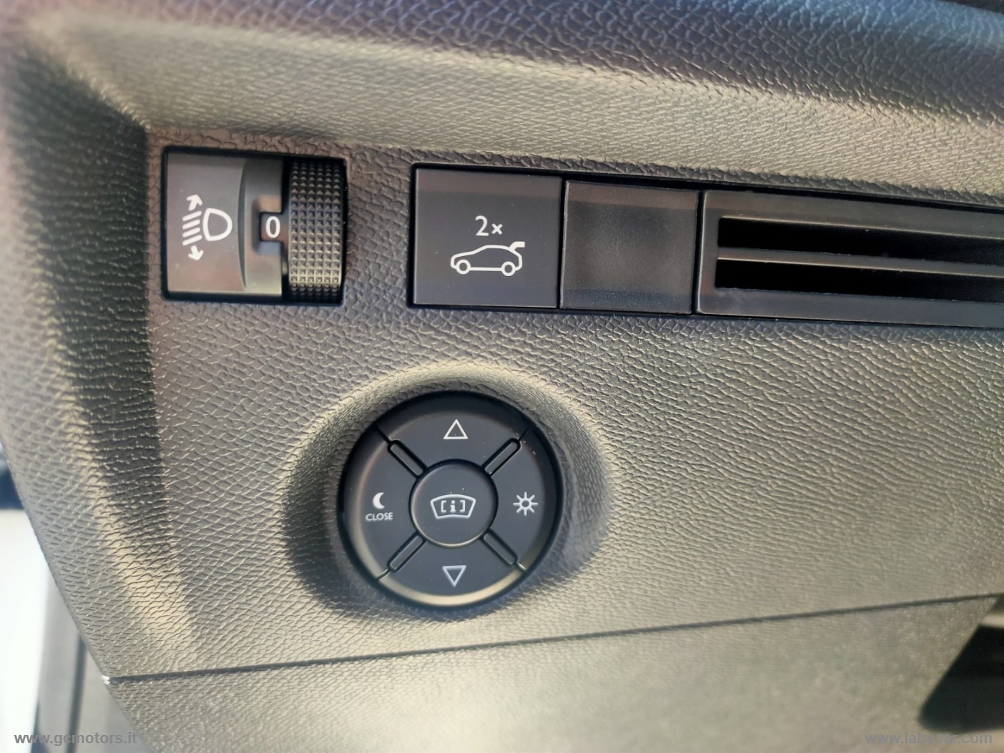 Citroën C4 C4 X PureTech 130 S&S EAT8 Shine - Immagine 23