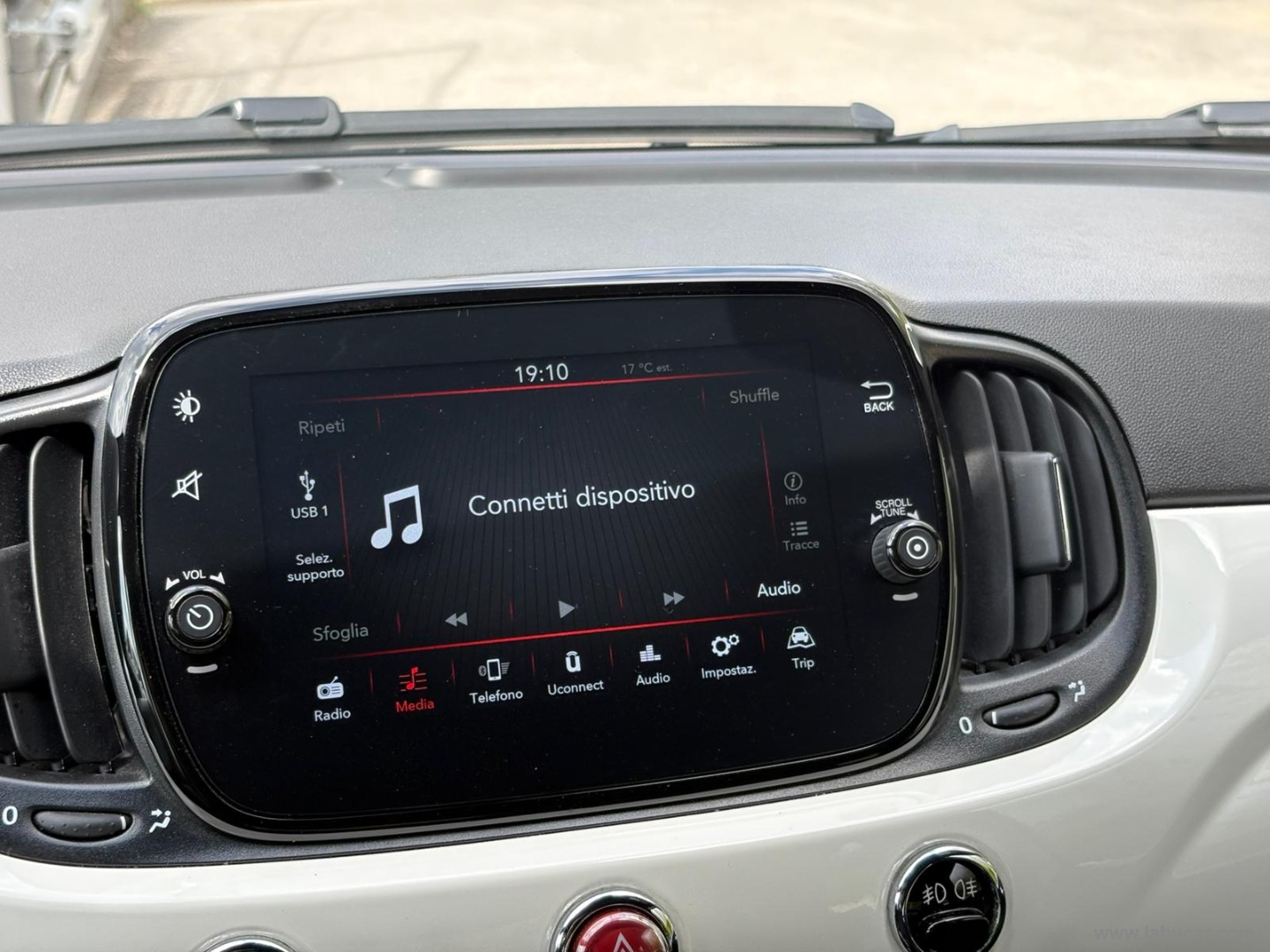 500 C 1.0 Hybrid Dolcevita - immagine 23