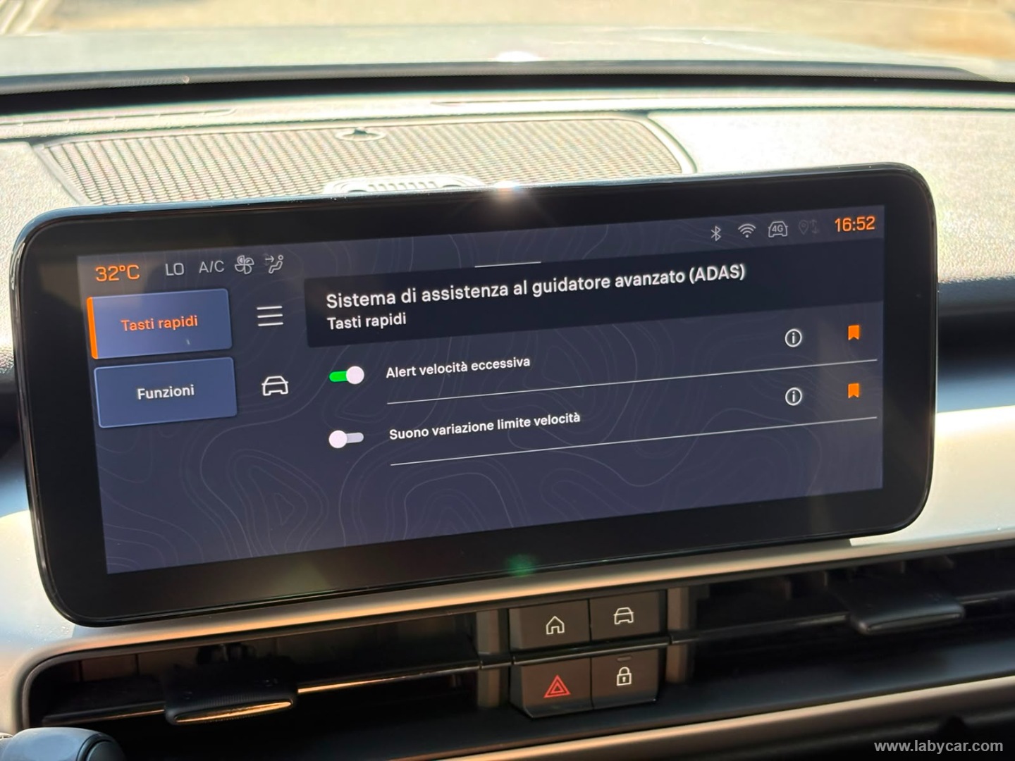 Jeep Avenger 1.2 Turbo Summit - Immagine 23