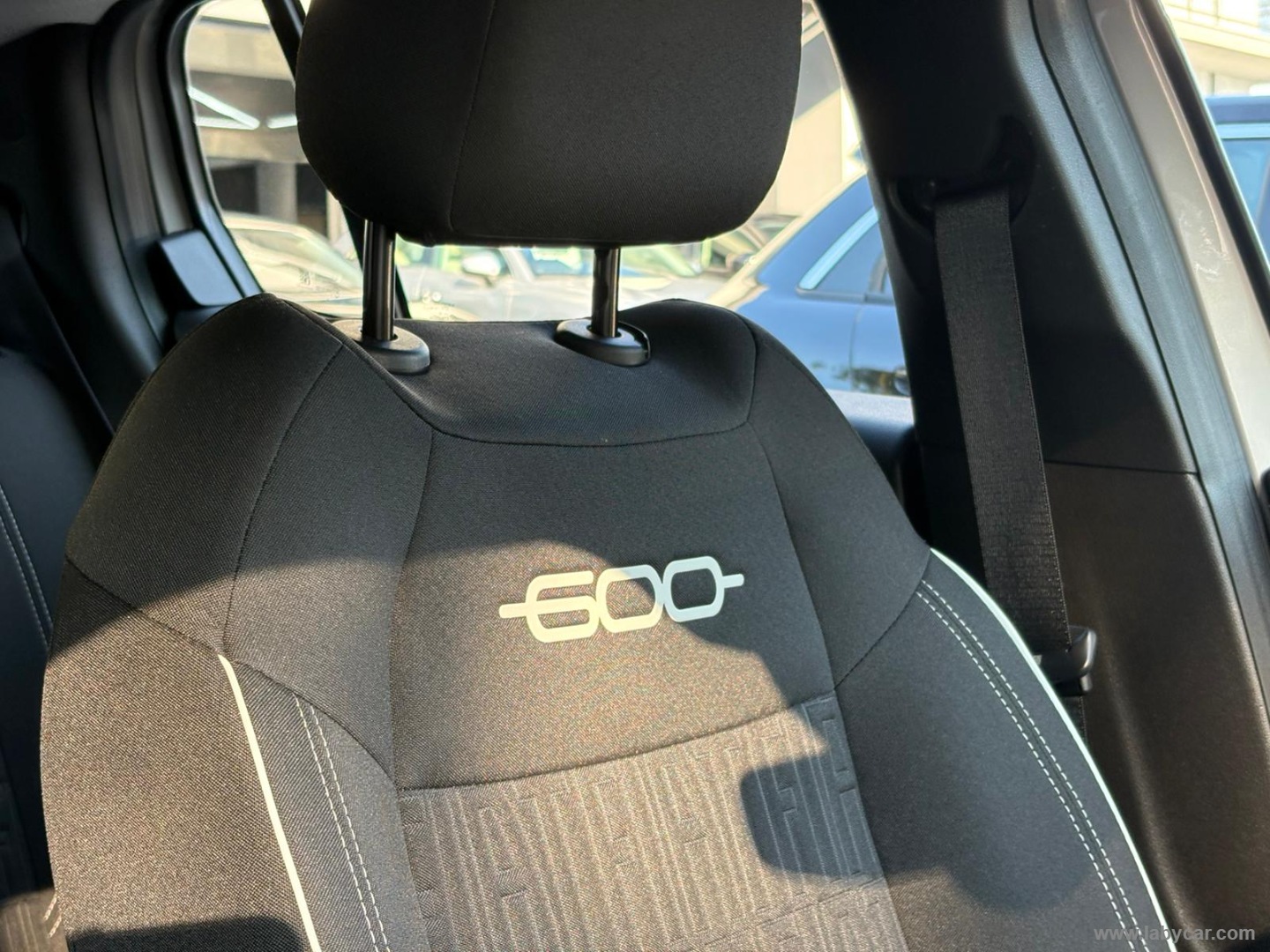 Fiat 600 Hybrid 145 CV DCT MHEV Icon - Immagine 23