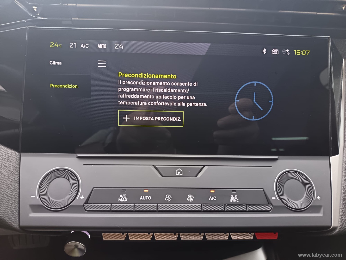 Peugeot 408 Plug-in Hybrid 225 e-EAT8 Allure - Immagine 23