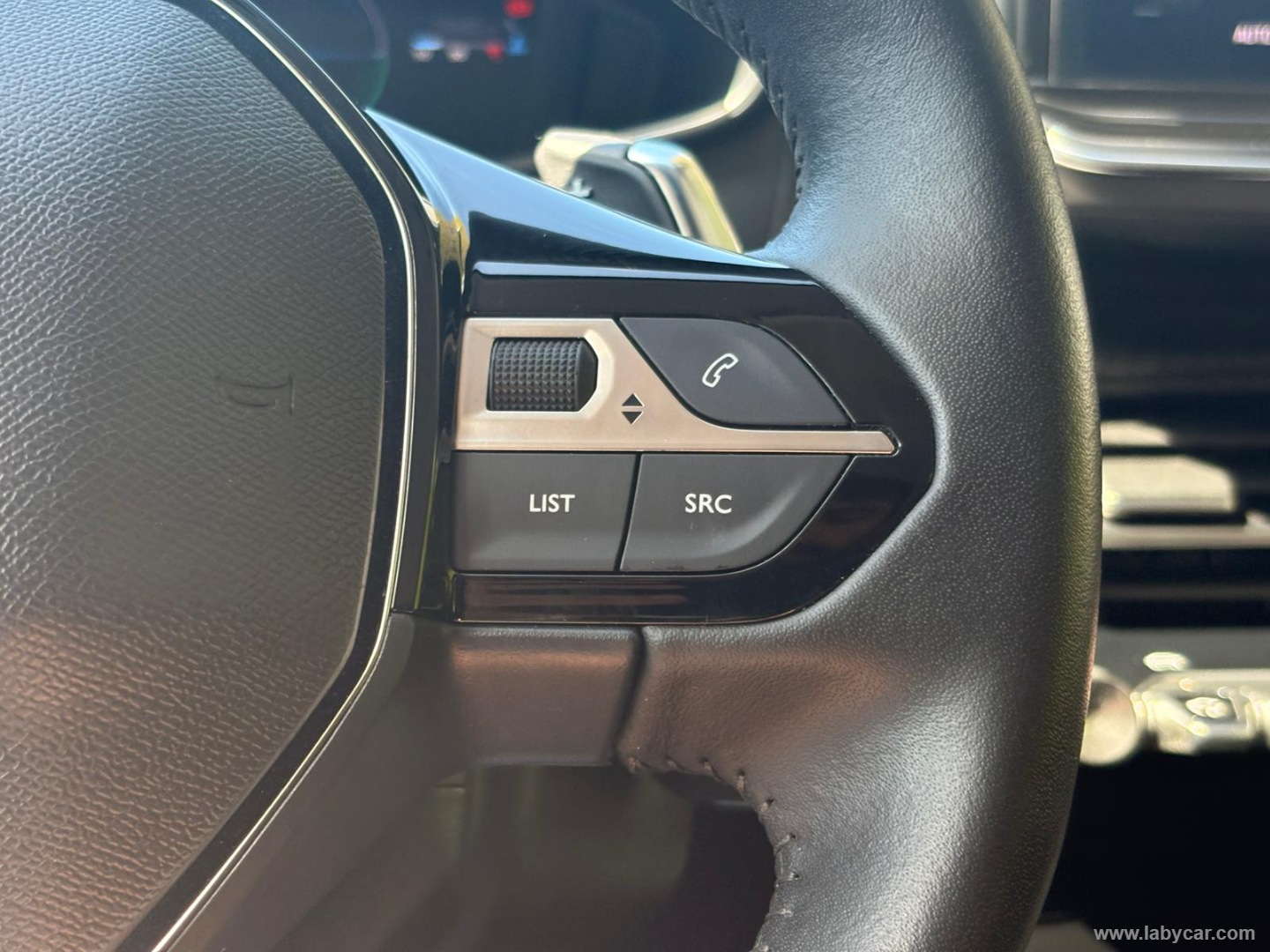 Peugeot 208 Hybrid 110 e-DCS6 Allure - Immagine 23
