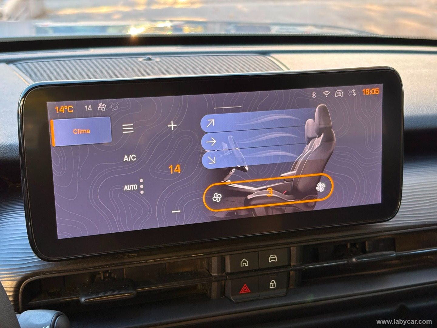 Jeep Avenger 1.2 Turbo Altitude - Immagine 23