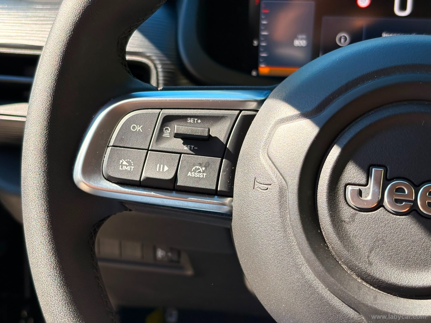 Jeep Avenger 1.2 Turbo Altitude - Immagine 23