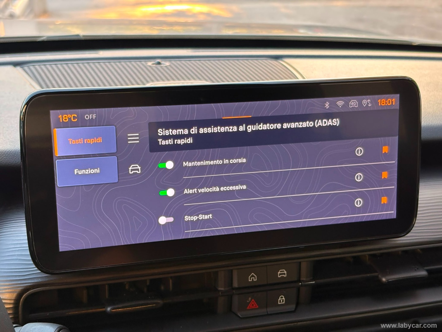 Jeep Avenger 1.2 Turbo Altitude - Immagine 23