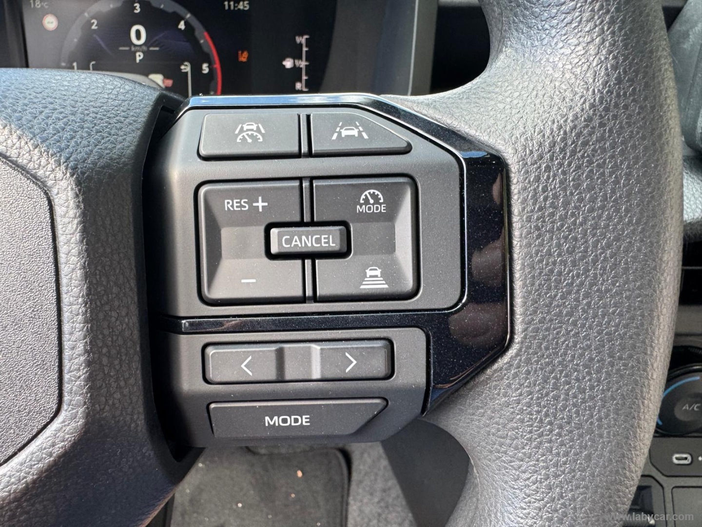 Toyota Hilux 2.8 D-4D 48V A/T 4WD DC Hilux - Immagine 23