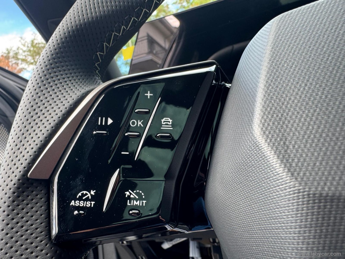 Peugeot 3008 Hybrid 145 e-DCS6 GT - Immagine 23