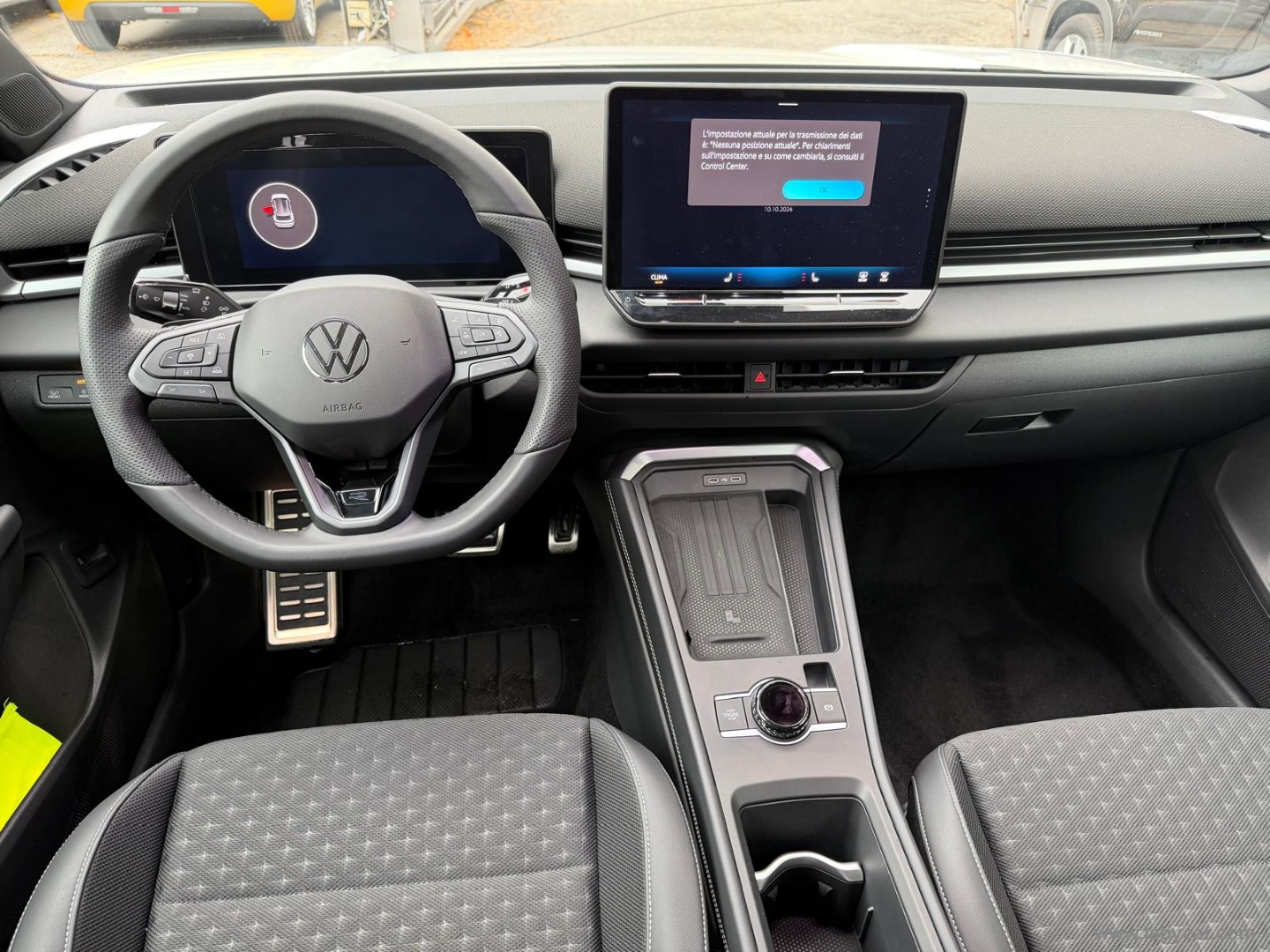 Volkswagen T-Roc 1.5 eTSI ACT 150 CV DSG R-Line - Immagine 23