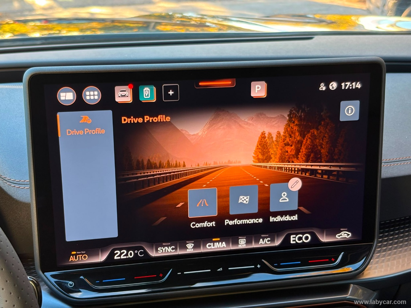 CUPRA Formentor 1.5 e-Hybrid DSG - Immagine 23