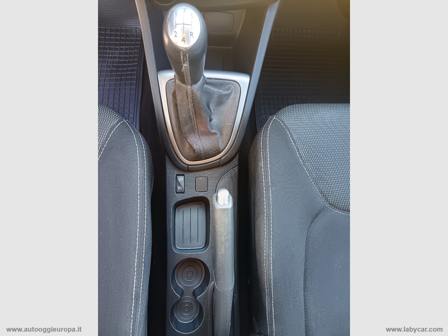 Clio Sporter 0.9 TCe 12V 90 Costume Nat. FINO AL 15/08 P.P. INCLUSO - immagine 23