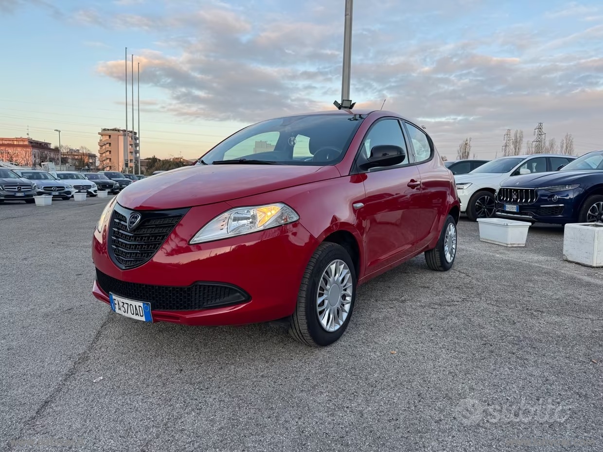 Ypsilon 0.9 T.Air 85CV 5p.Met.Ec.Elef. - immagine 23