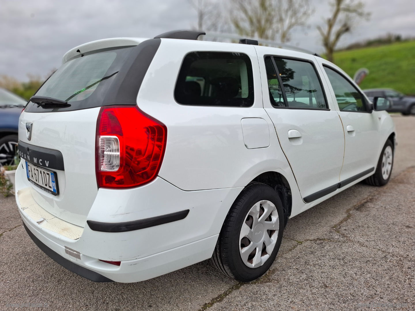 Logan MCV 1.5 dCi 8V 75 CV S&S Ambiance - immagine 23
