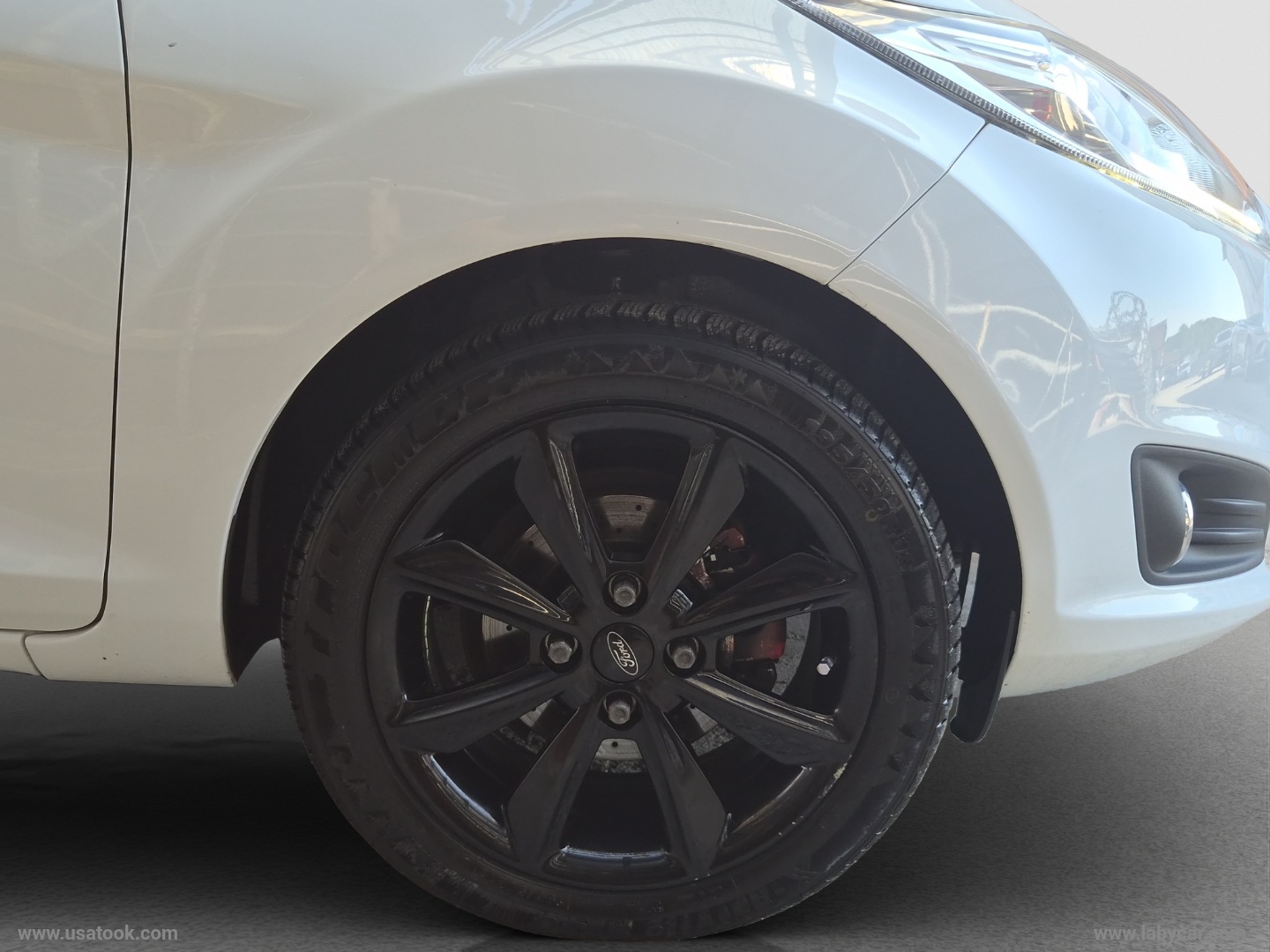 Fiesta 1.0 EcoB. 100CV 5p. Bl.&White Ed. ADATTA ANCHE A NEOPATENTATI - immagine 23