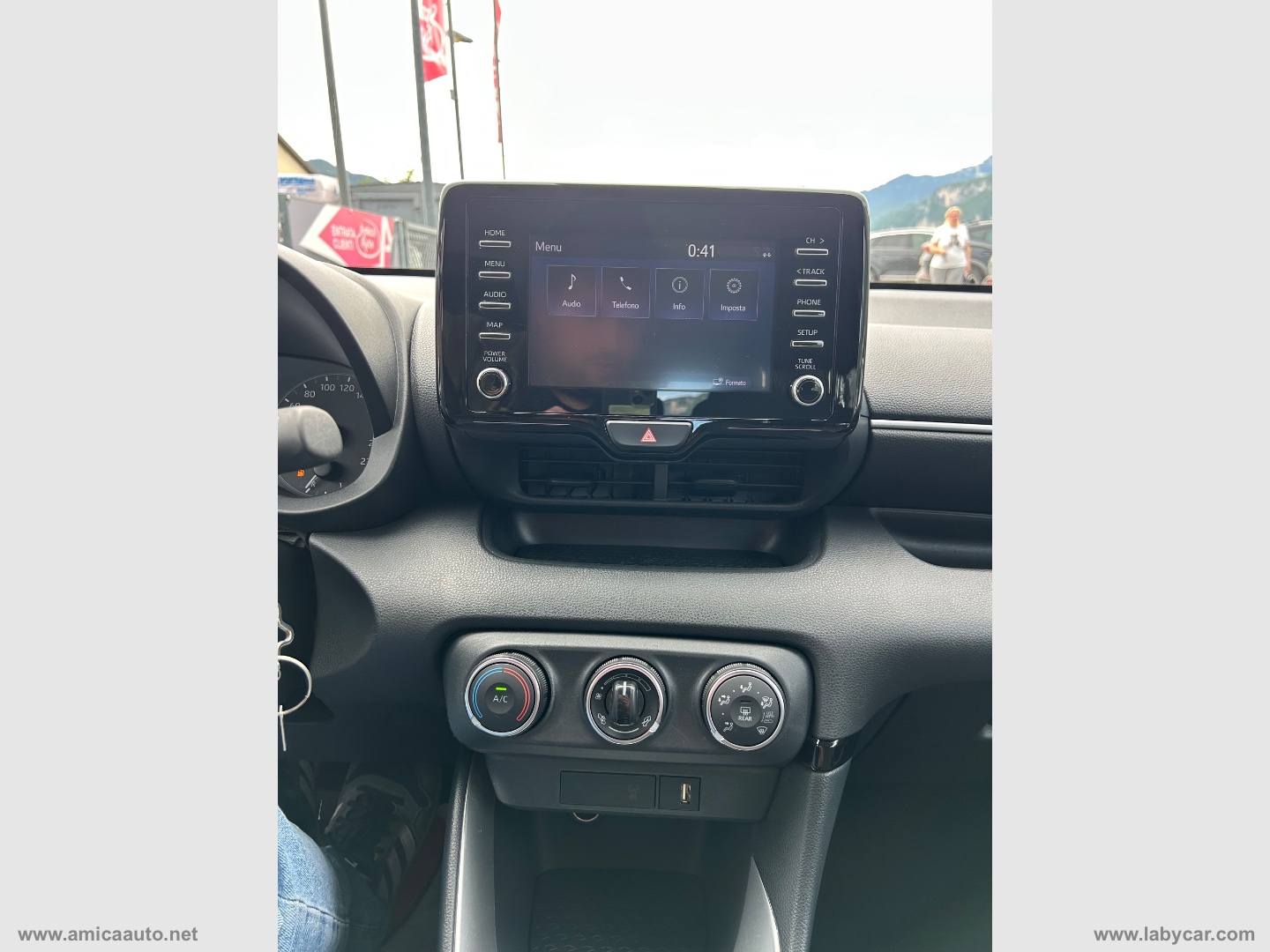 Yaris 1.0 5p. Business - immagine 23