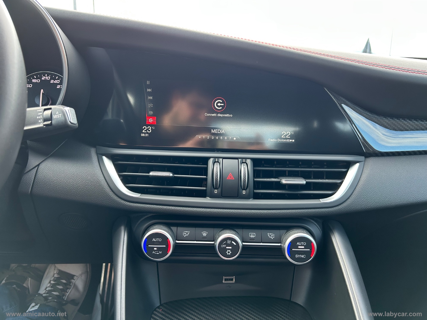 Giulia 2.9 T V6 Quadrifoglio CAMBIO MANUALE - UNICO PROPRIETARIO - immagine 23