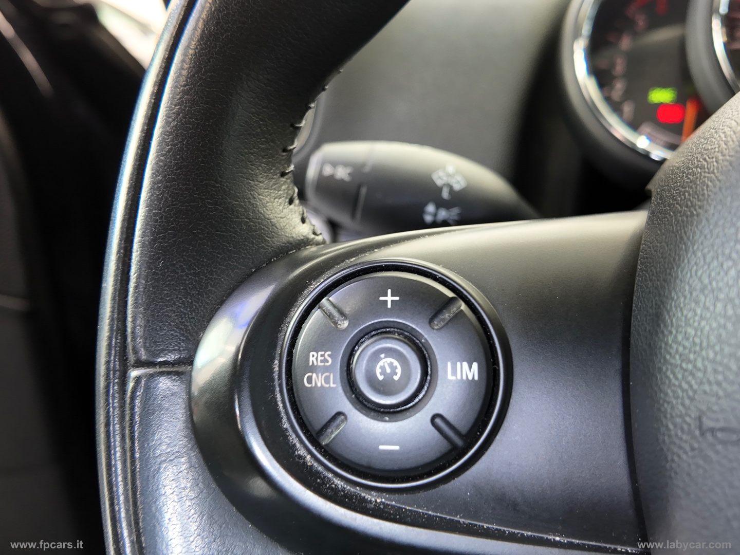 Mini Cooper D Business Countryman Aut. - immagine 23