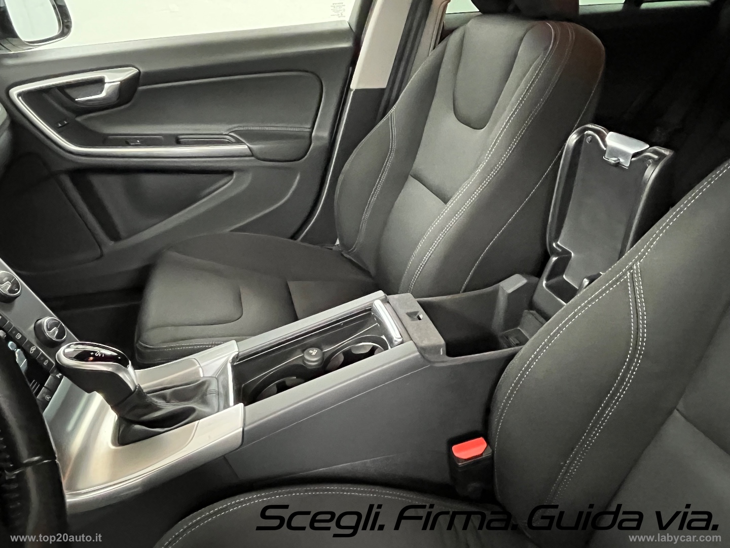 V60 Cross Country D3 Geartronic Momentum - immagine 23