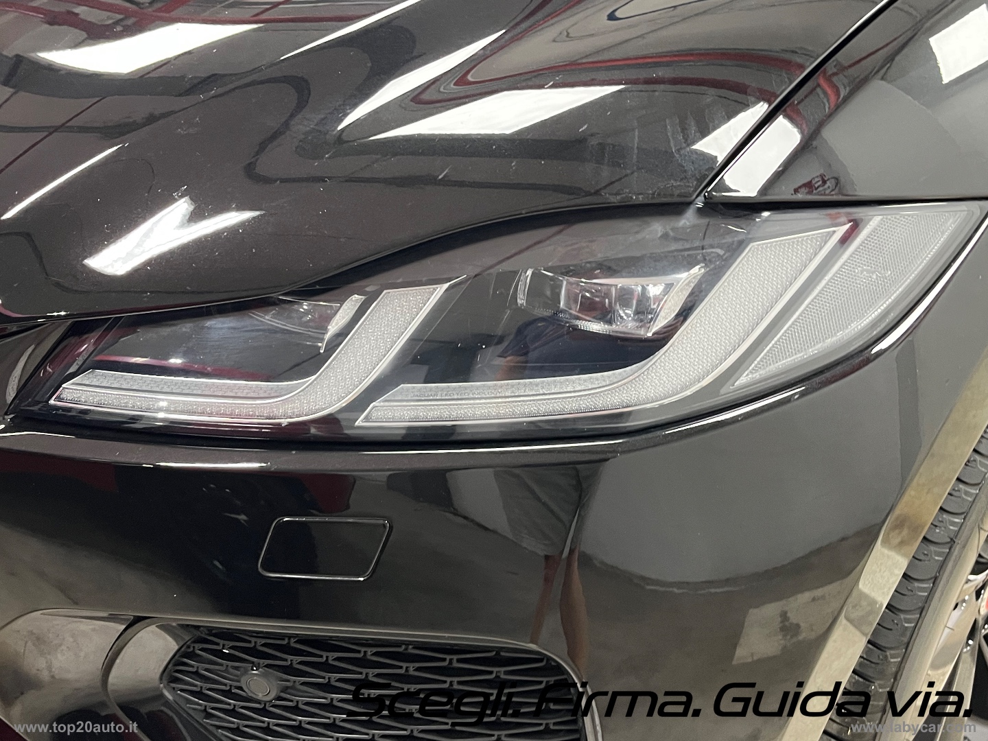 F-Pace 2.0 250 CV AWD aut. R-Dyn. Black EDITION - immagine 23