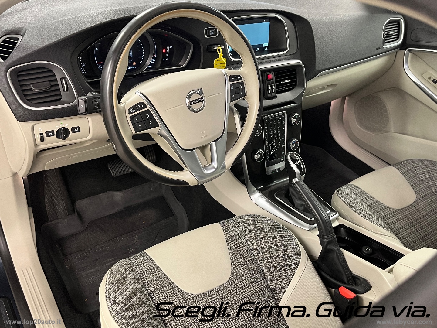 V40 D2 Geartronic Momentum|FARI LED|8 GOMME|PELLE - immagine 23