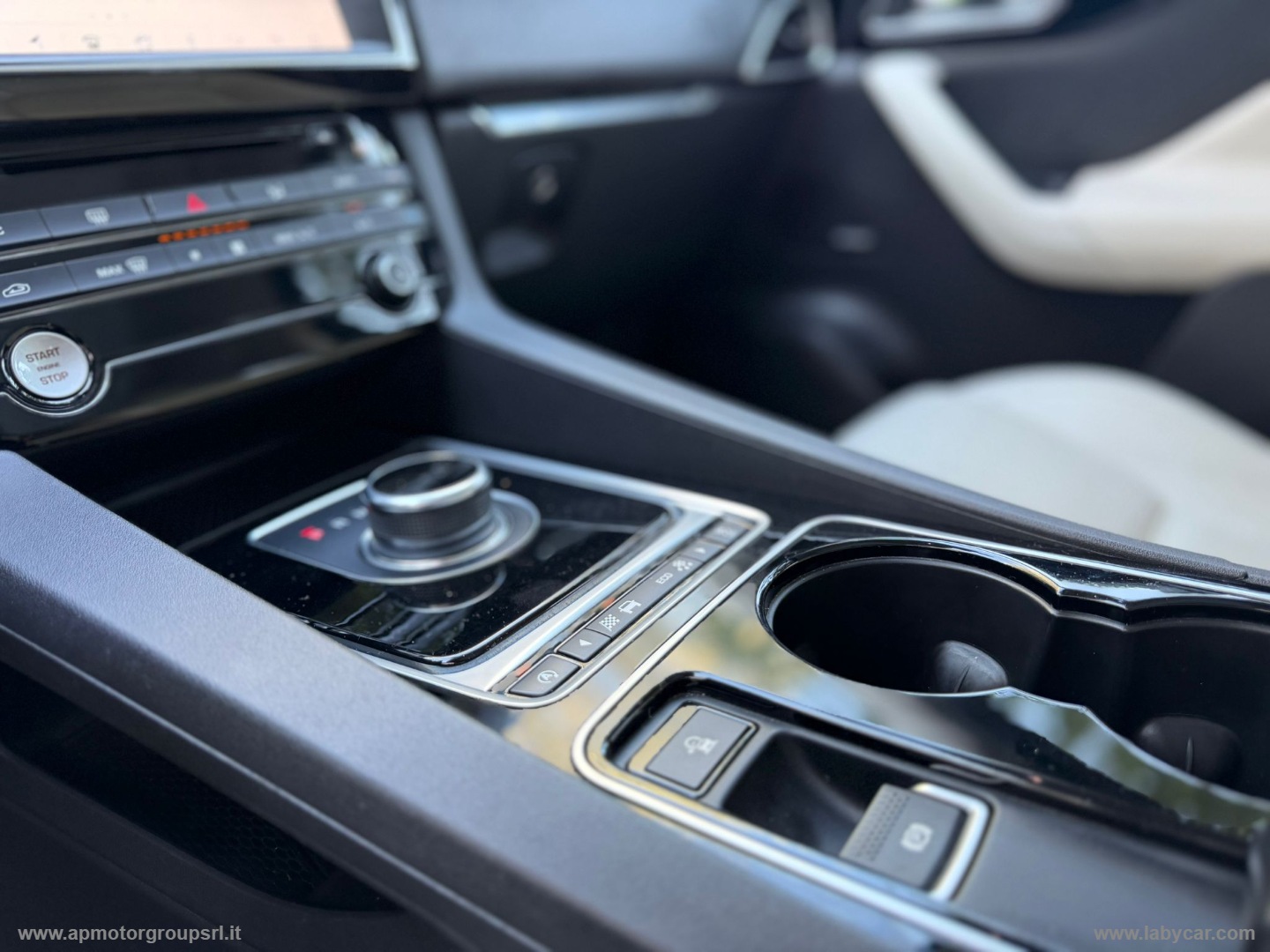 F-Pace 2.0 D 180 CV AWD aut. Prestige - immagine 23