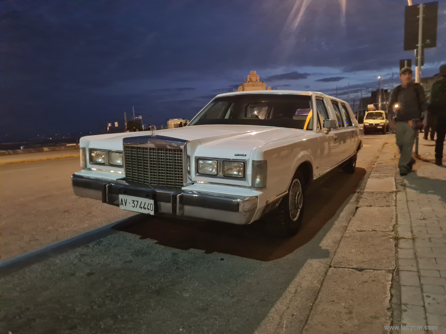 TOWN CAR - immagine 23
