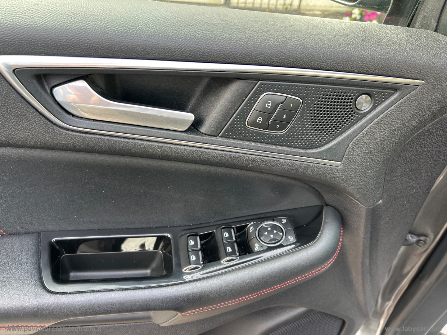 Edge 2.0 EcoBlue 238CV AWD S&S aut. ST-Line - immagine 23
