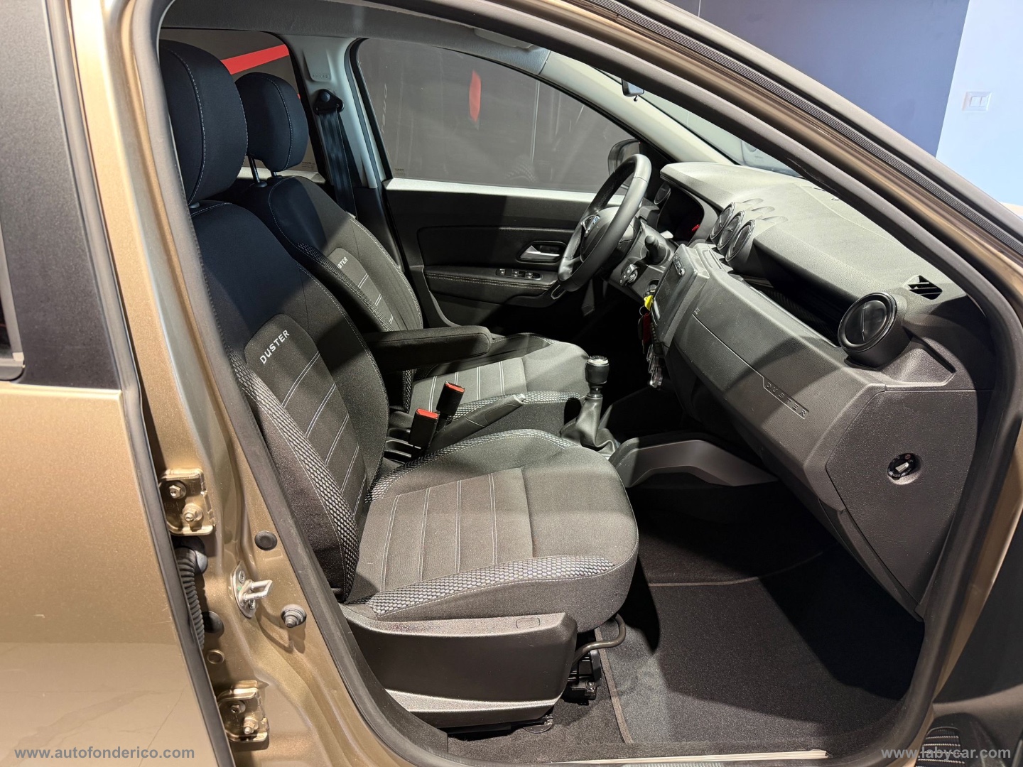 Duster 1.0 TCe 100 CV 4x2 Prestige - immagine 23
