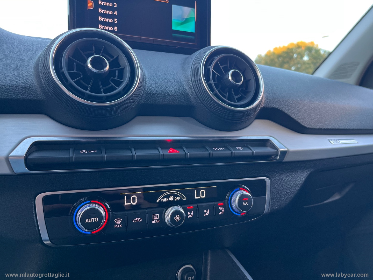 Q2 30 TDI S tronic Business Design - immagine 23