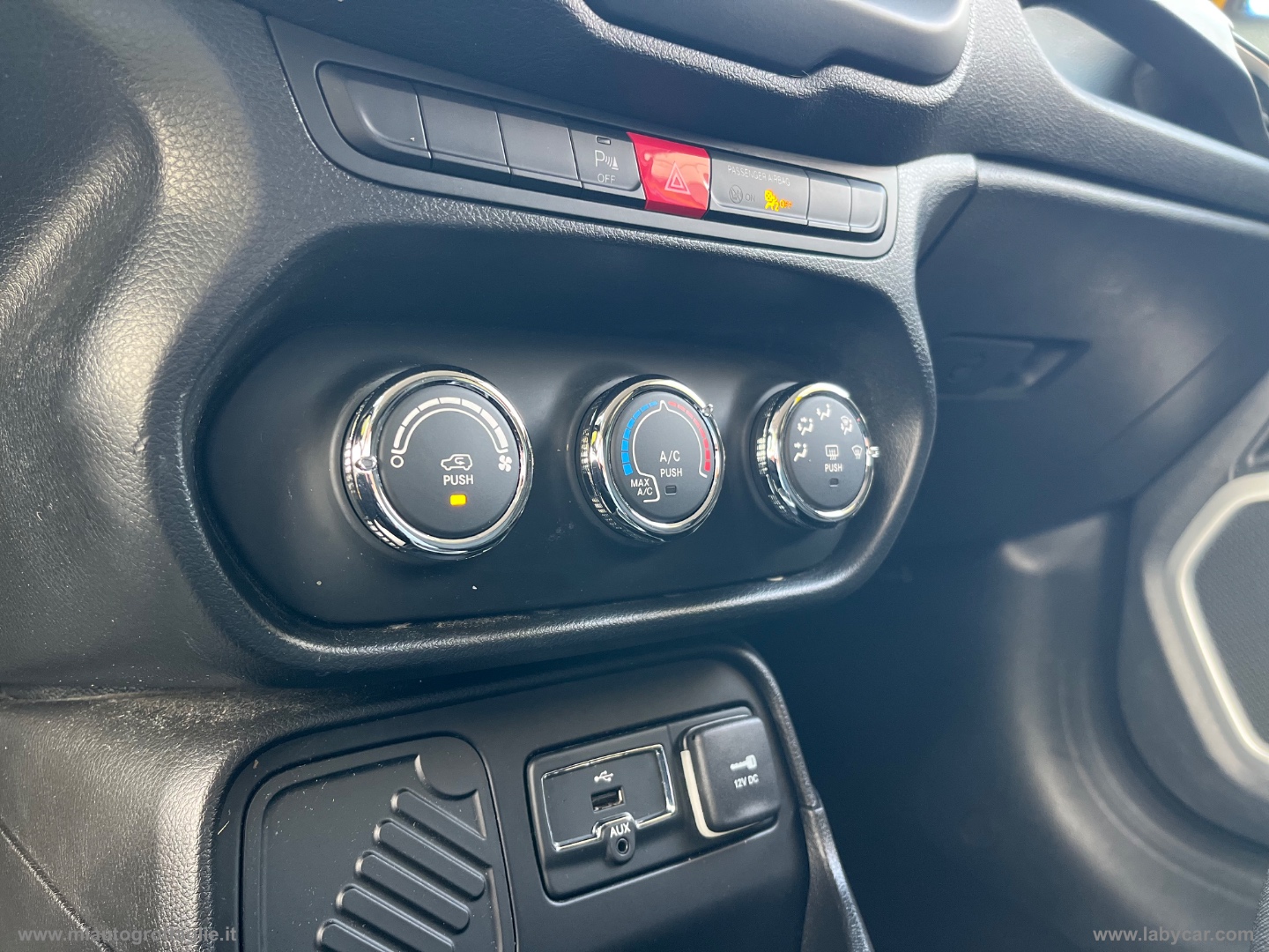 Renegade 1.6 Mjt 120CV Longitude - immagine 23