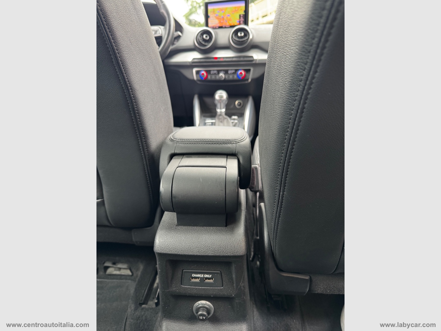 Q2 35 TDI S tronic Identity Black - immagine 23