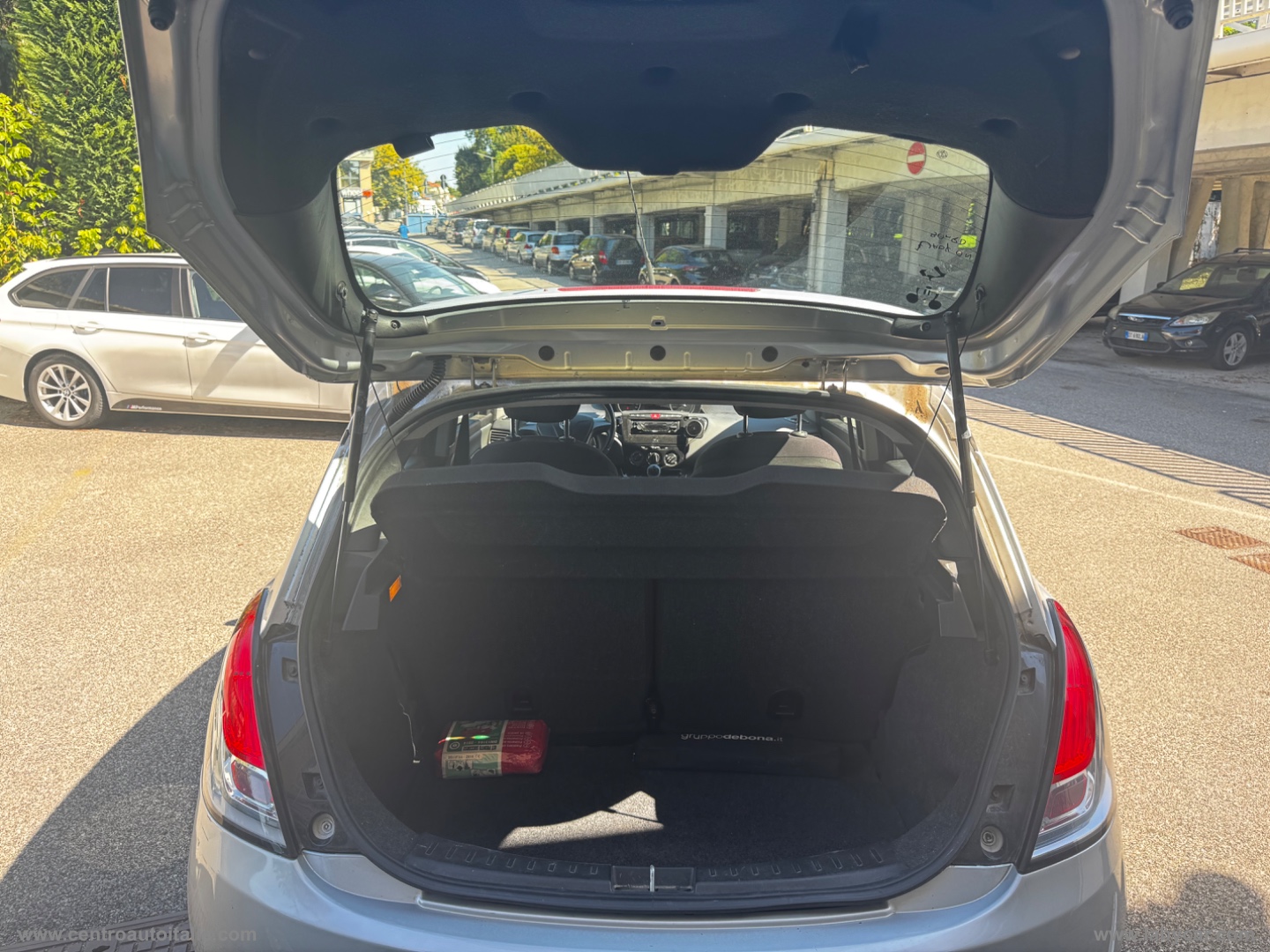 Ypsilon 0.9 T.Air 85 CV 5p. S&S Silver - immagine 23