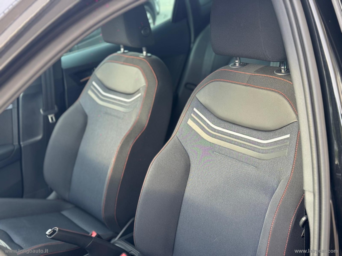 Arona 1.0 EcoTSI 115CV DSG FR ADATTA A NEOPATENTATI - immagine 23