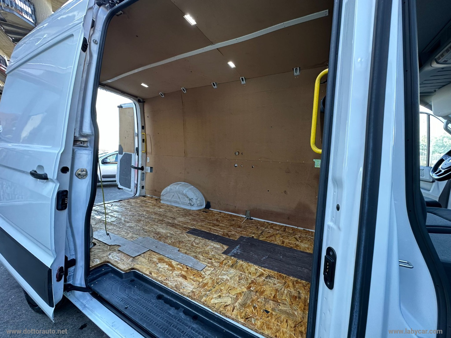 Crafter 35 2.0BiTDI177 aut.PM Cab. - immagine 23