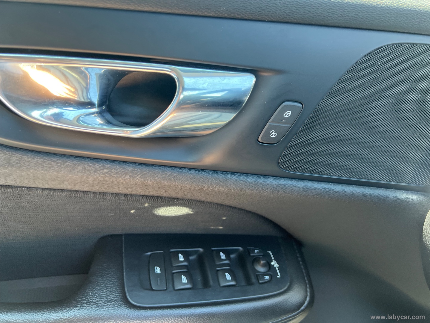 V60 Cross Country D4 AWD Geartronic Pro - immagine 24