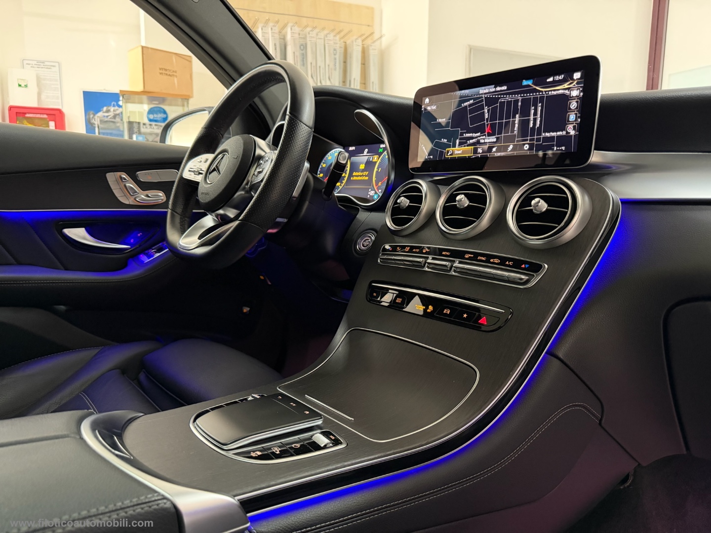 GLC 300 d 4Matic Coupé Premium Plus TETTO APRIBILE- GANCIO TRAINO - LUCI AMBIENT - immagine 24