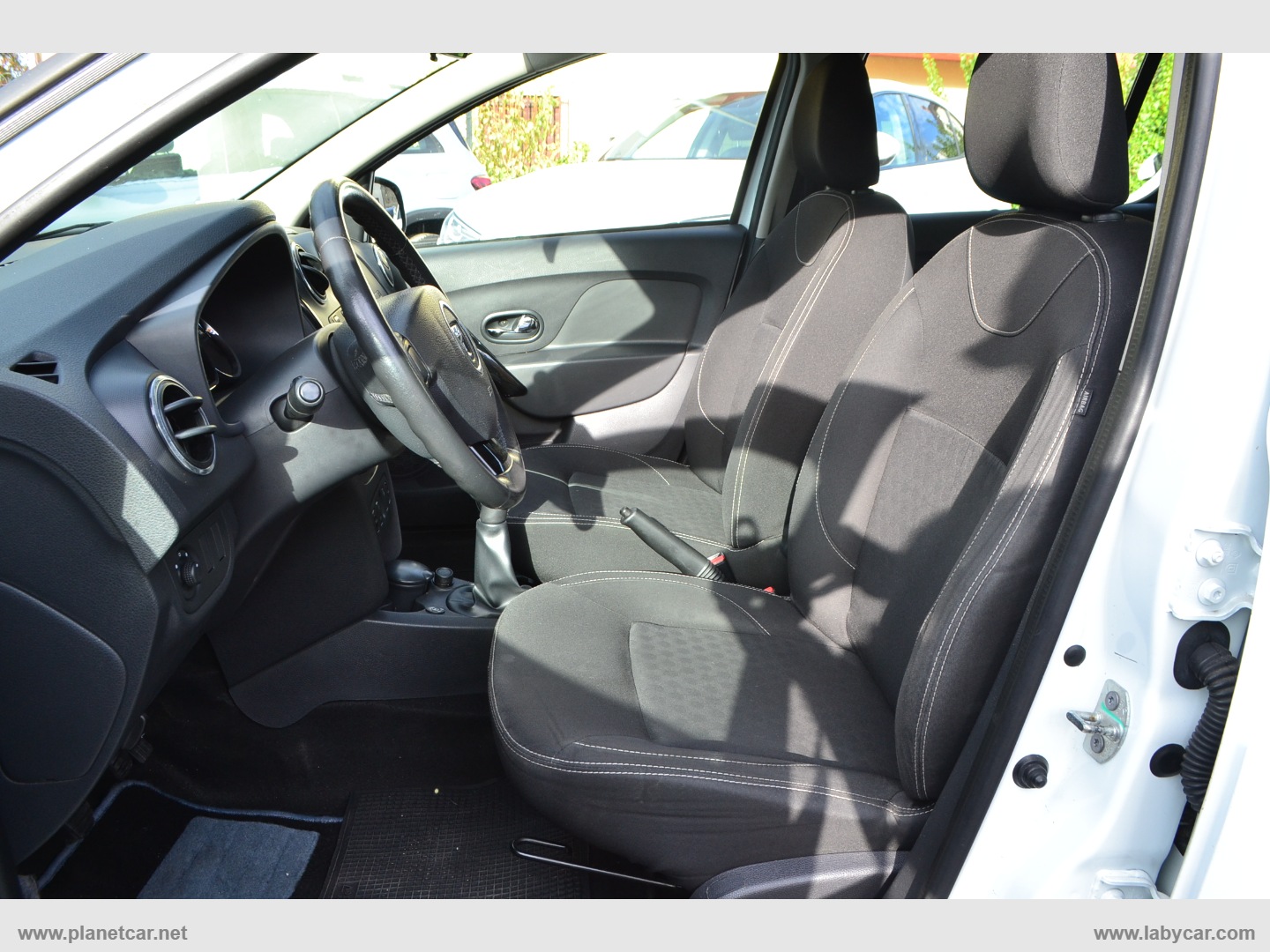 Sandero 1.2 GPL 75 CV Extra - immagine 24