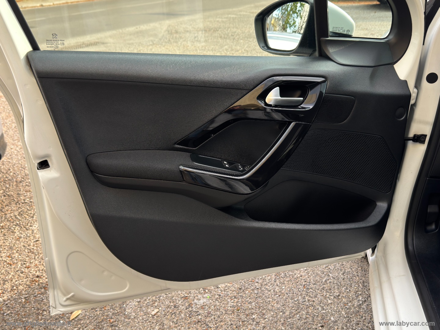 208 1.4 HDi 68 CV 5p. Business - immagine 24