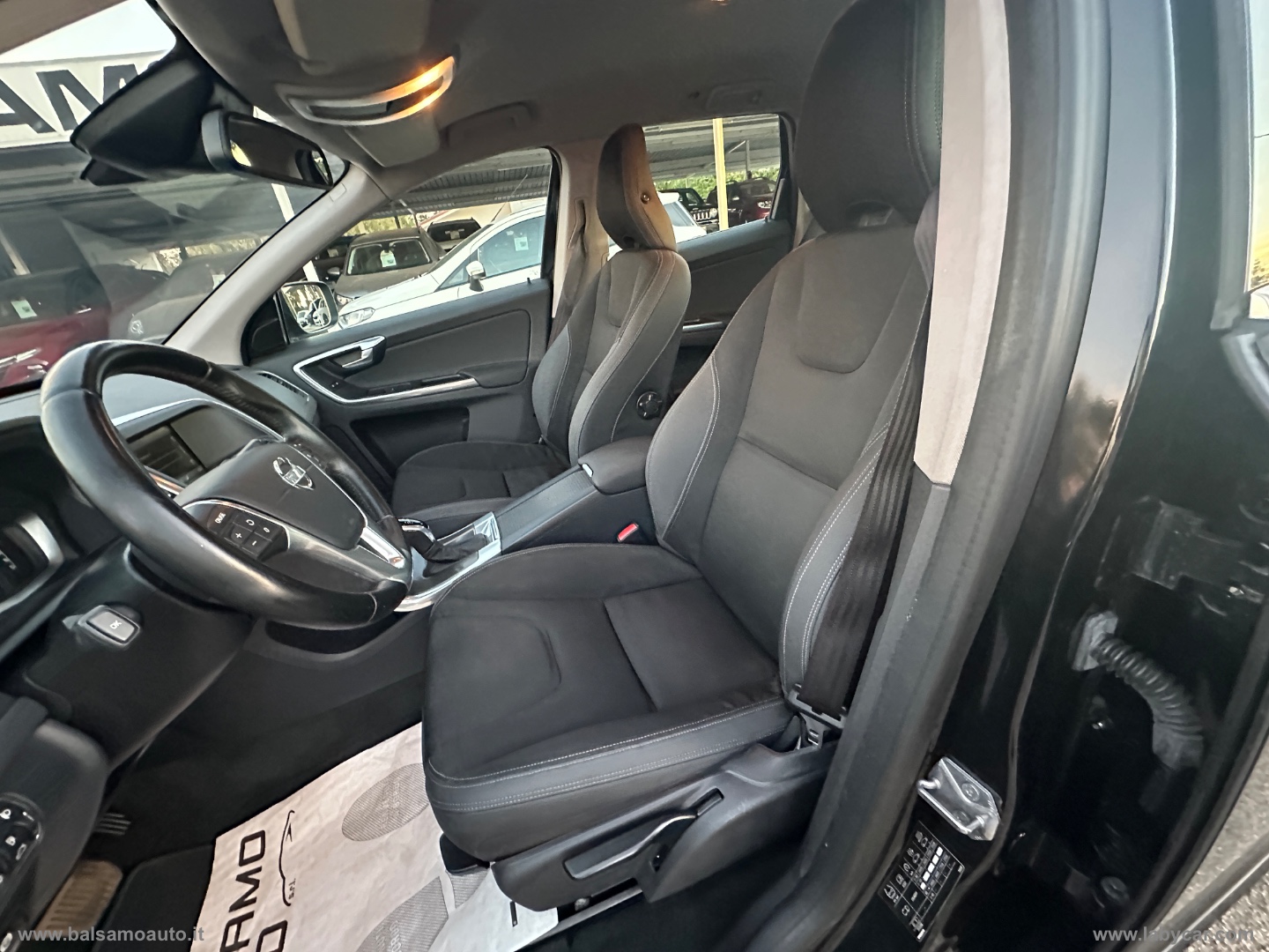 XC60 AWD 2.4D Momentum - immagine 24