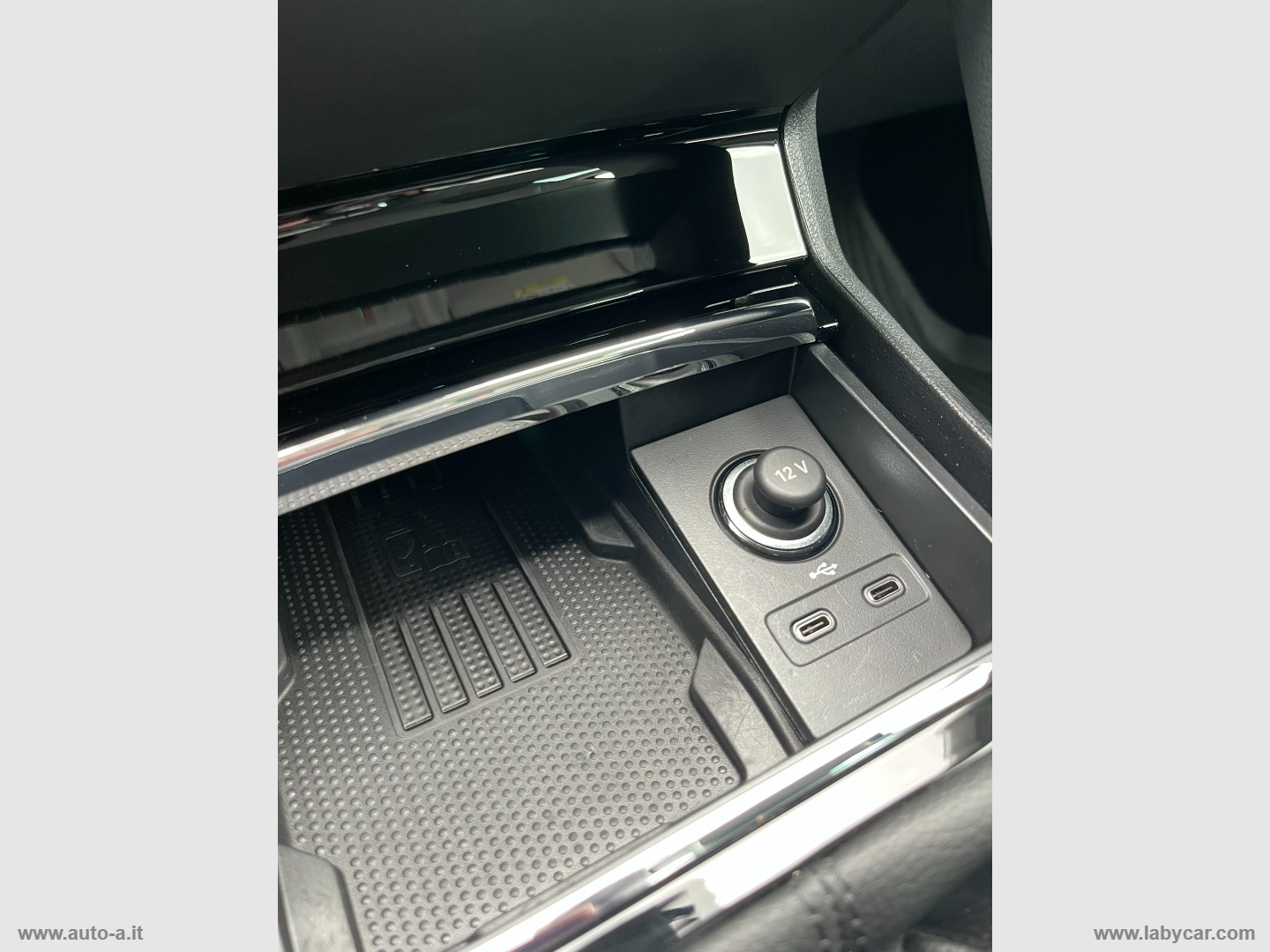 Karoq 2.0 TDI 115 CV Selection - immagine 24