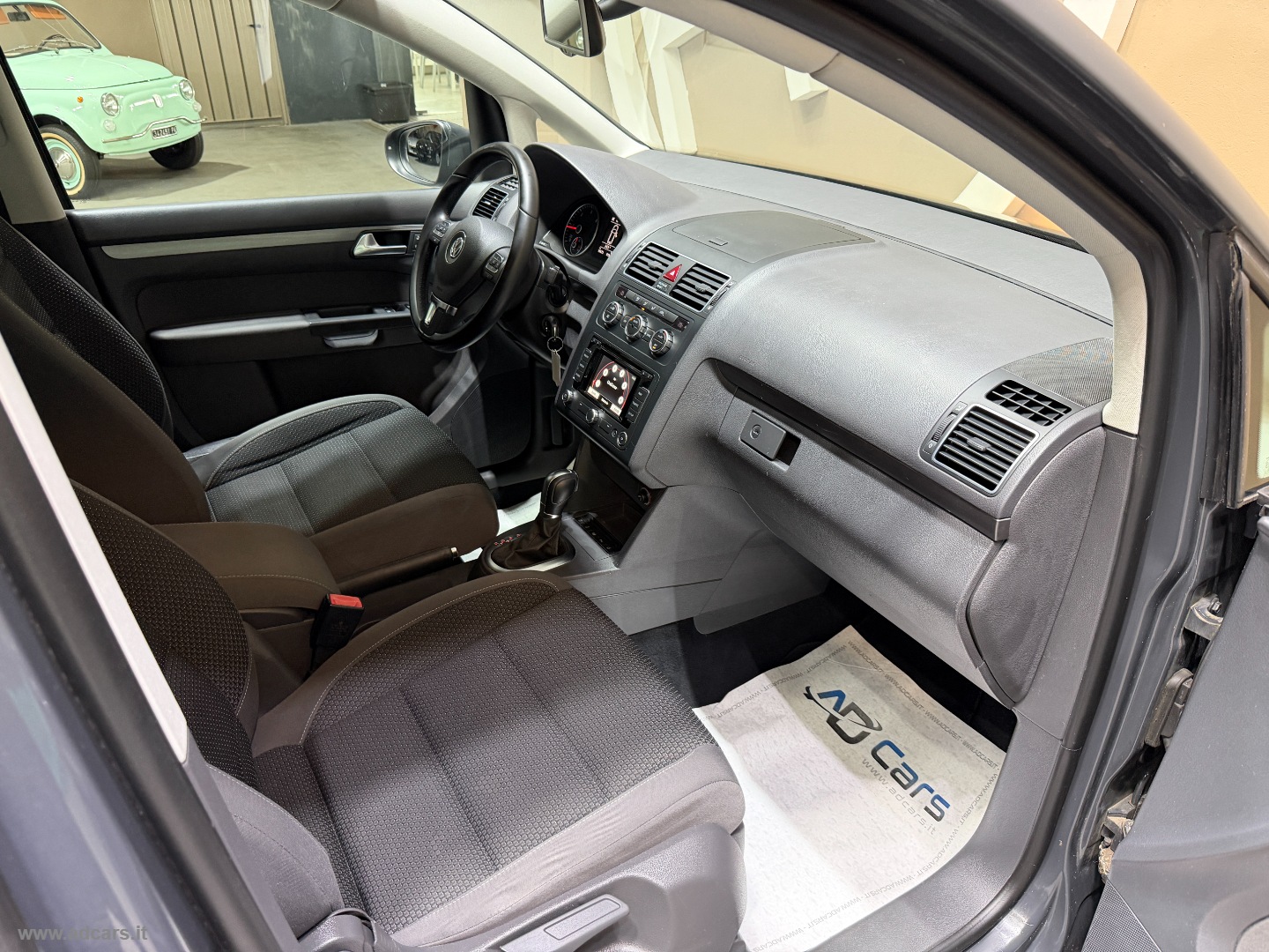 Touran 2.0 TDI 150 CV DSG Business BMT - immagine 24
