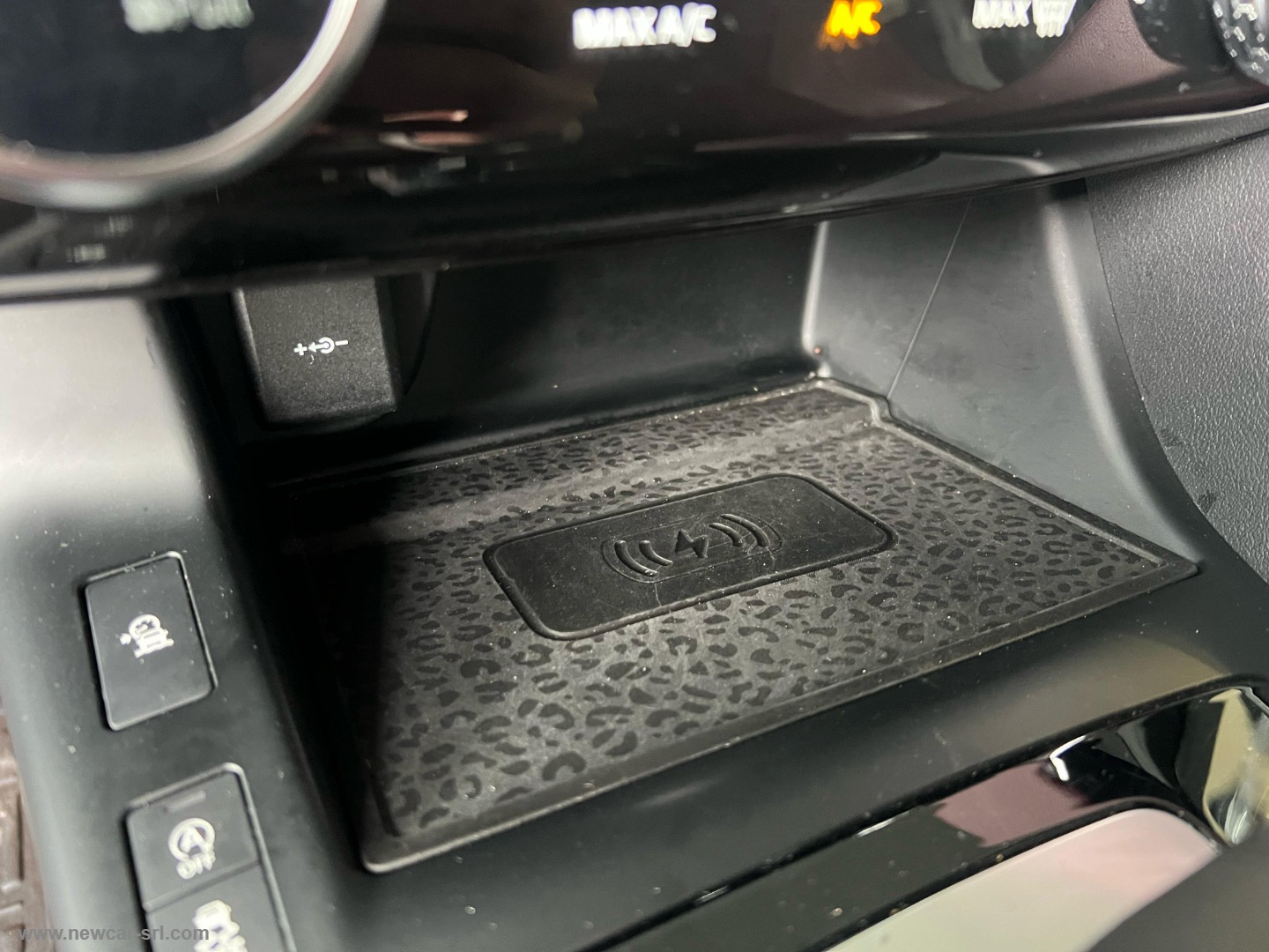 E-Pace 2.0D I4 163 CV AWD Auto - immagine 24