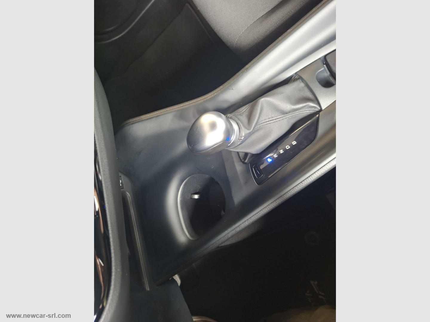 C-HR 1.8 Hybrid E-CVT Active - immagine 24