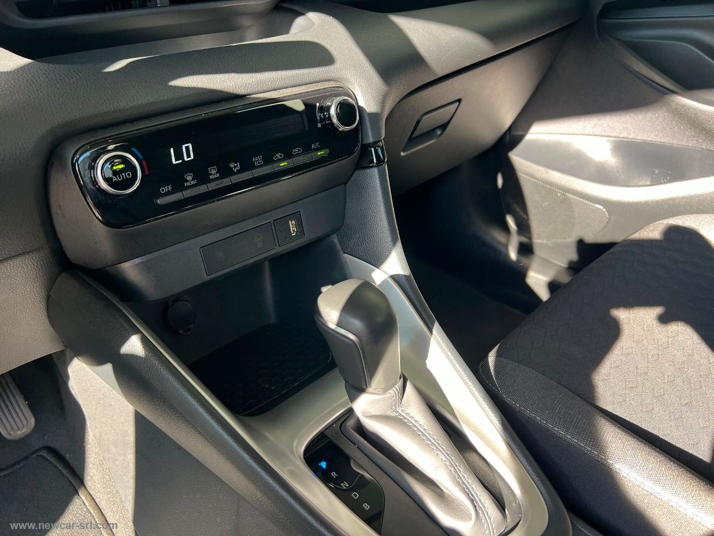 Yaris 1.5 Hybrid 5p. Business - immagine 24